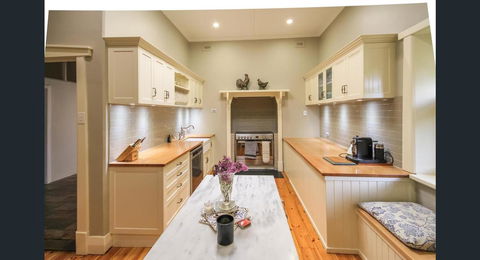 Ambrosia Holiday Home - Tourism TAS 24