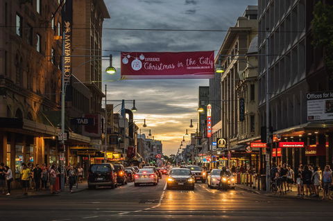 Cosmo On Bank - Hobart Tourism 17