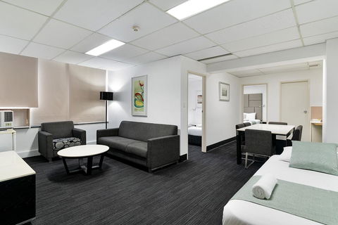 Cosmo On Bank - Hobart Tourism 5