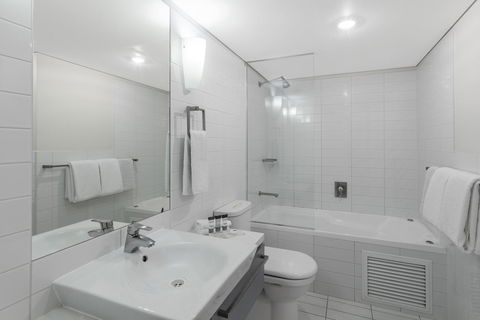 Oaks Adelaide Horizons Suites - Hobart Tourism 4