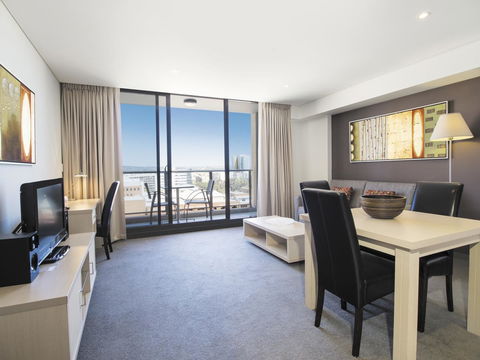 Oaks Adelaide Horizons Suites - Hobart Tourism 3