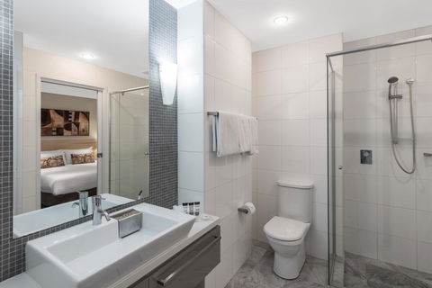 Oaks Adelaide Horizons Suites - Hobart Tourism 6
