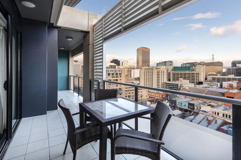 Oaks Adelaide Horizons Suites - Hobart Tourism 2