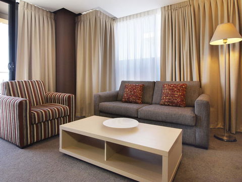 Oaks Adelaide Horizons Suites - Hobart Tourism 14