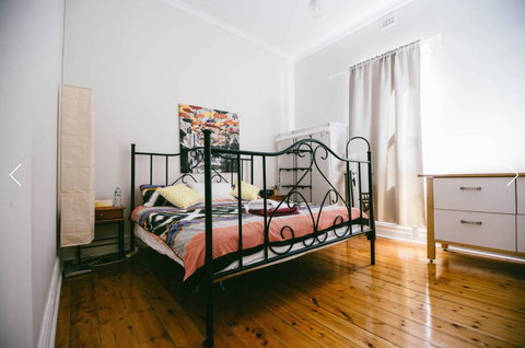 A Rose By The Park - Tourism TAS 3