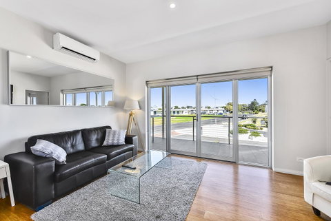 Aloha Waterfront Properties - Tourism TAS 26
