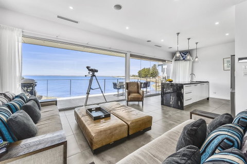 Aloha Waterfront Properties - Tourism TAS 3
