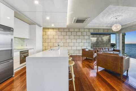 Aloha Waterfront Properties - Tourism TAS 22