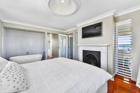 Aloha Waterfront Properties - Tourism TAS 12