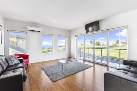 Aloha Waterfront Properties - Tourism TAS 30