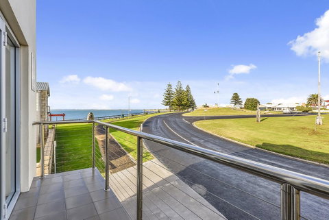 Aloha Waterfront Properties - Tourism TAS 14