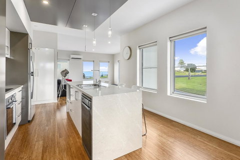 Aloha Waterfront Properties - Tourism TAS 6