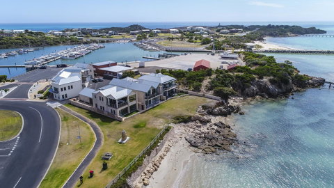 Aloha Waterfront Properties - Tourism TAS 0
