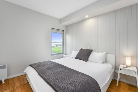 Aloha Waterfront Properties - Tourism TAS 13