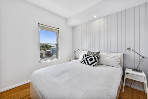 Aloha Waterfront Properties - Tourism TAS 19