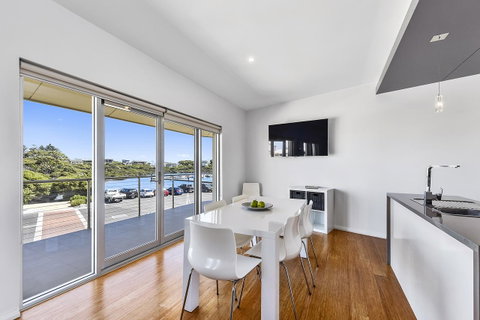 Aloha Waterfront Properties - Tourism TAS 20