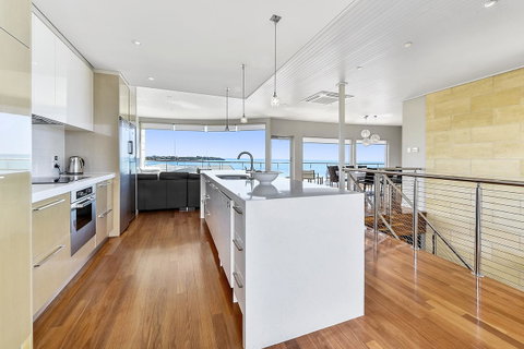 Aloha Waterfront Properties - Tourism TAS 5