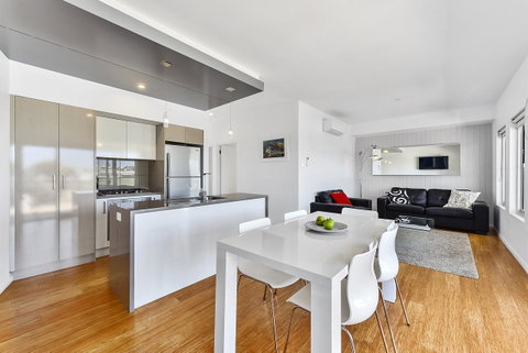 Aloha Waterfront Properties - Tourism TAS 18