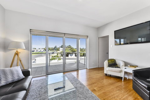 Aloha Waterfront Properties - Tourism TAS 29