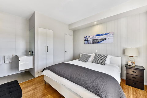 Aloha Waterfront Properties - Tourism TAS 21