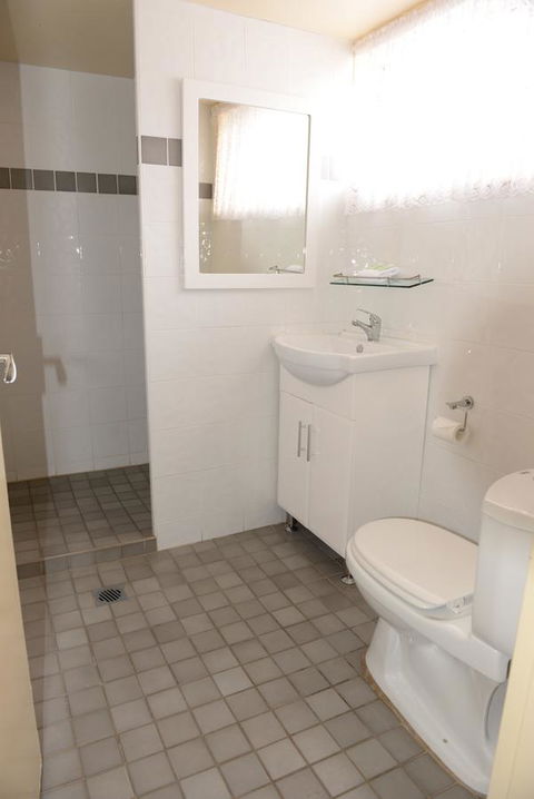 Ardeanal Motel - Hobart Tourism 10