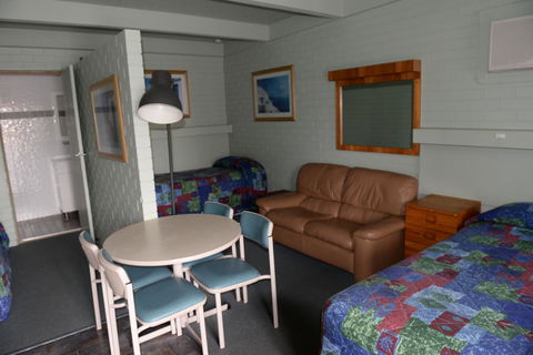 Ardeanal Motel - Hobart Tourism 42