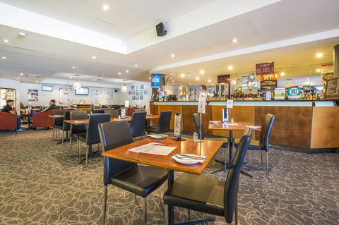 Nightcap At Rose & Crown Hotel - Tourism TAS 9