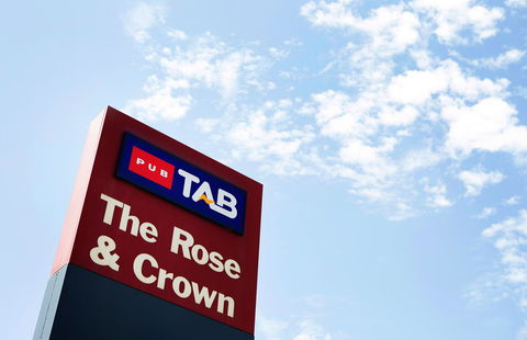 Nightcap At Rose & Crown Hotel - Tourism TAS 37