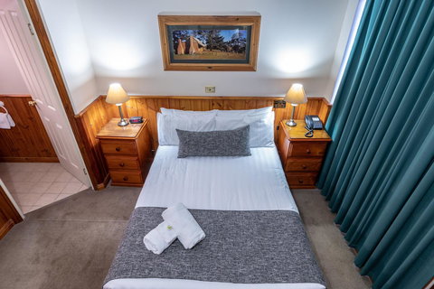 Astor Inn - Tourism TAS 16