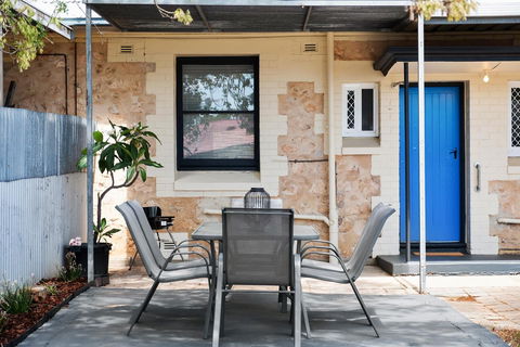 Cute And Cosy - Events, Workers, Getaways - Hobart Tourism 12