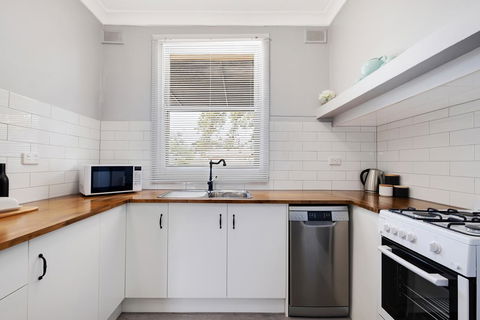 Cute And Cosy - Events, Workers, Getaways - Hobart Tourism 9
