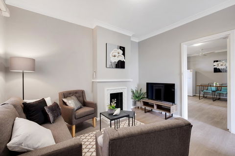 Cute And Cosy - Events, Workers, Getaways - Hobart Tourism 8