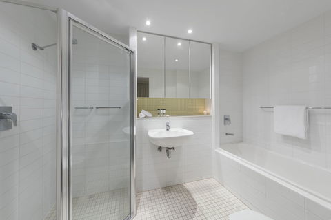 Oaks Glenelg Liberty Suites - Hobart Tourism 28