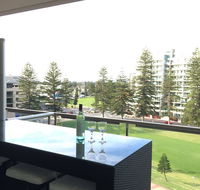 Beachside Luxury getaway in Glenelg - Tourism TAS