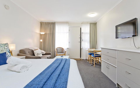 Glenelg Oasis Studios - Hobart Tourism 4