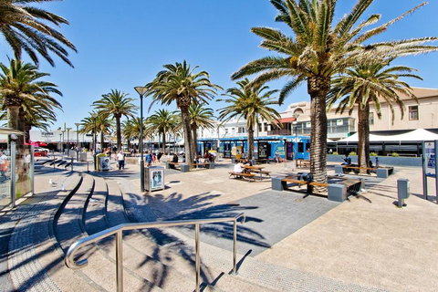 Glenelg Oasis Studios - Hobart Tourism 14