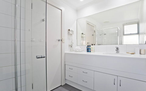 Glenelg Oasis Studios - Hobart Tourism 12