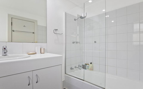 Glenelg Oasis Studios - Hobart Tourism 11