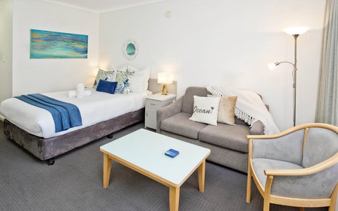 Glenelg Oasis Studios - Hobart Tourism 8