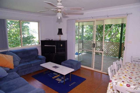 Bellhaven 1, 17 Willow Street - Tourism TAS 1