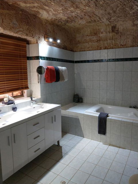 Zen Underground B&B - Hobart Tourism 3