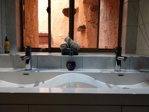 Zen Underground B&B - Hobart Tourism 6