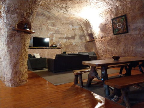 Zen Underground B&B - Hobart Tourism 4