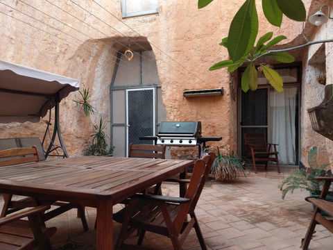 Zen Underground B&B - Hobart Tourism 5