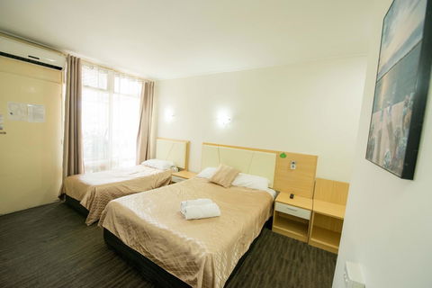 Jacksons Motor Inn - Tourism TAS 18