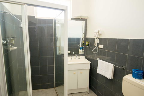 Jacksons Motor Inn - Tourism TAS 13