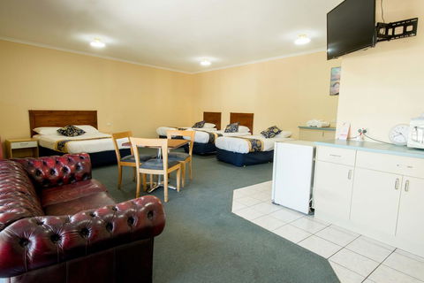 Jacksons Motor Inn - Tourism TAS 25
