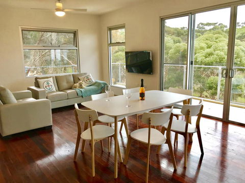 Sunrise On Falie Seaview Eco Accommodation - Tourism TAS 22