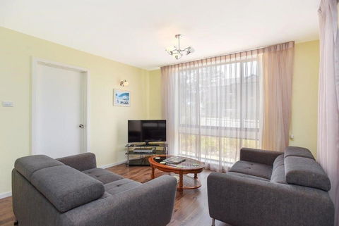 The Dolphins Beachfront Apartments - Tourism TAS 17