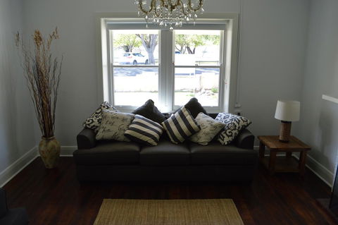 Two Cow Cottage Bed & Breakfast - Tourism TAS 14